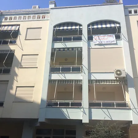 Apartament Arbi's Pool View