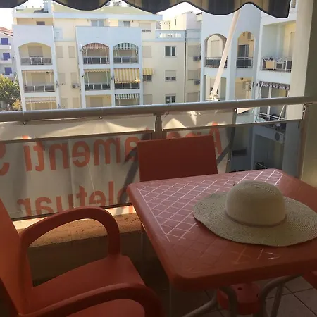 Arbi's Pool View Голем