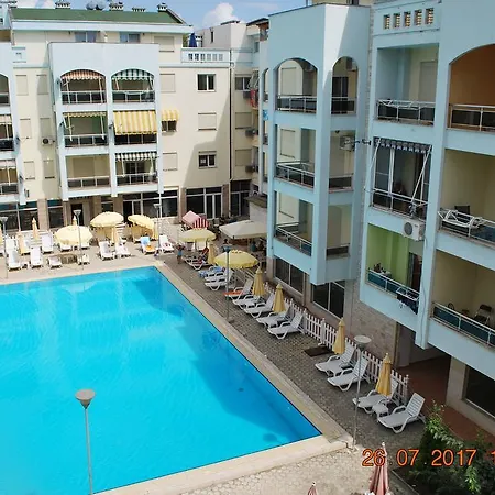 Arbi's Pool View דירה *