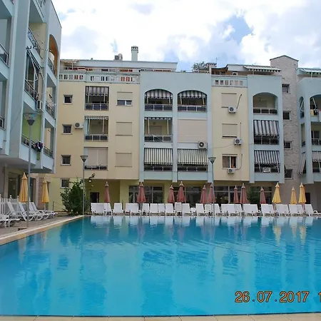 Апартаменты Arbi's Pool View *