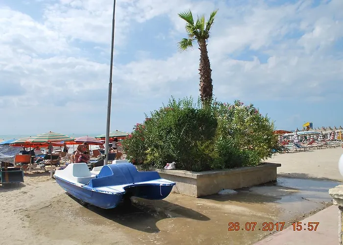 Arbi's Pool View Daire Golem (Tirana)